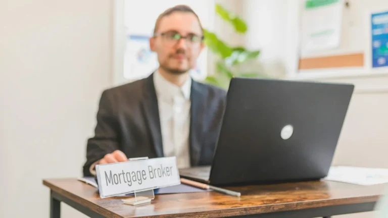 Home loan on probation or in a new job, a broker reviewing a new employment contract