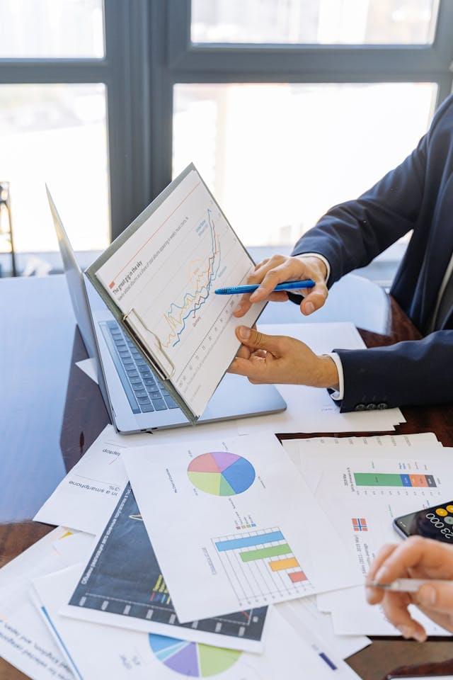 Financial Services Lytton, Queensland